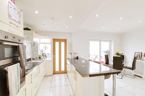 10 Alfred Road, Aveley, South Ockendon, RM15 4SU