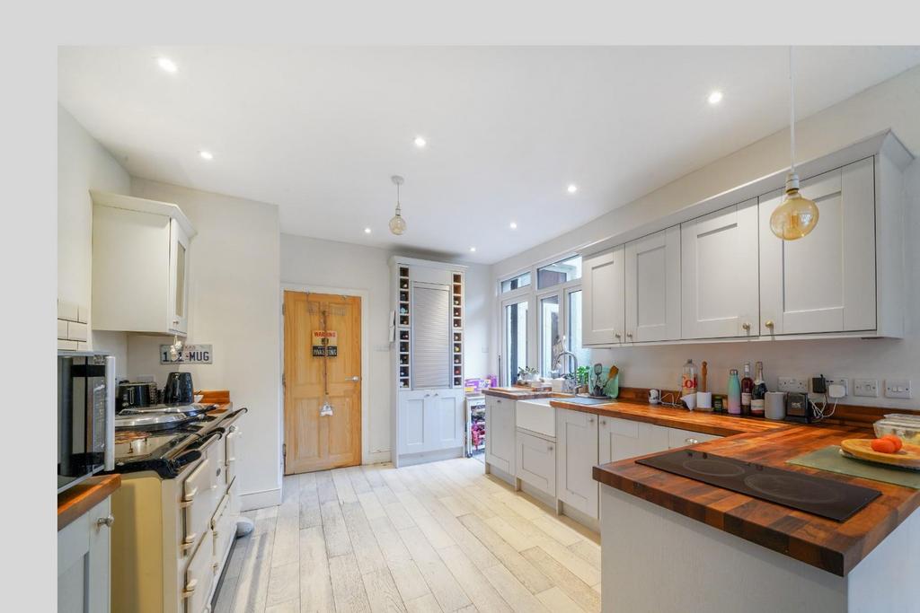 Kitchen Reverse