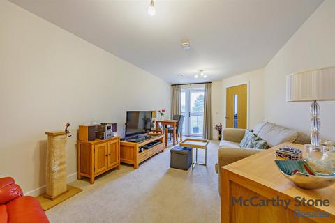 1 bedroom apartment for sale, Gilbert Place, Lowry Way, Swindon, WIltshire, SN3 1FX