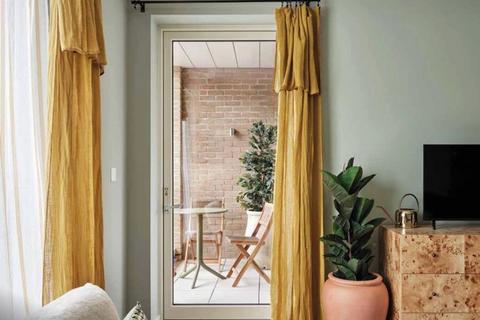 1 bedroom apartment for sale, Portobello Road, Notting Hill