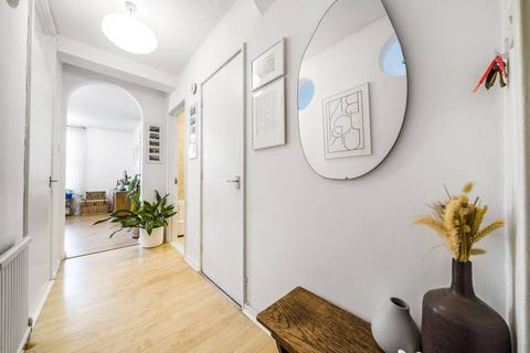 1 bedroom flat for sale, Clapham Park Road, Clapham Common South Side, London, SW4