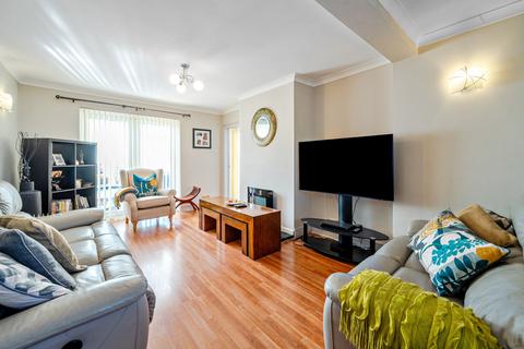 16 Bracknell Close, Luton, LU4 0TL