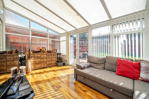 16 Bracknell Close, Luton, LU4 0TL