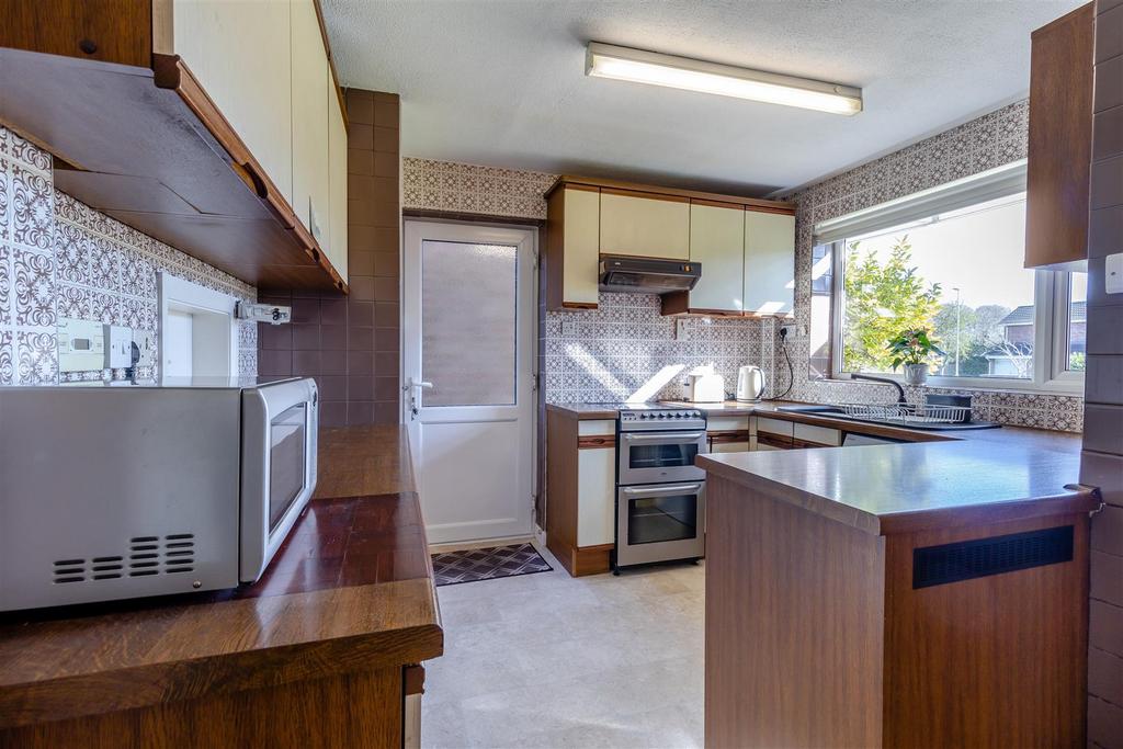8642024-interior14.jpg