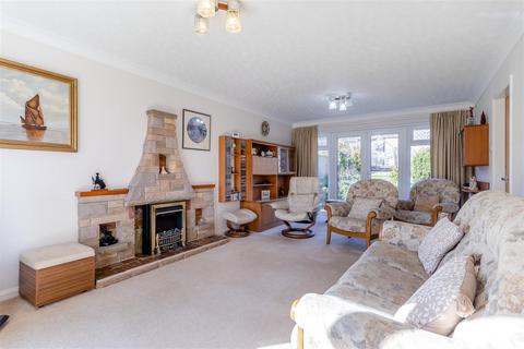 4 bedroom detached house for sale, Church Drive, Ravenshead