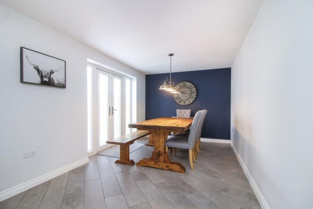 Family dining kitchen
