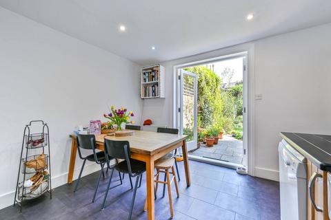 26 Geldeston Road, London, E5 8RQ