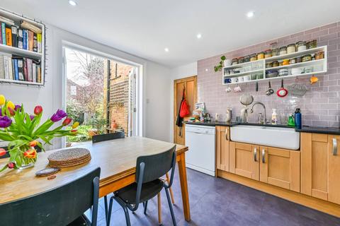26 Geldeston Road, London, E5 8RQ