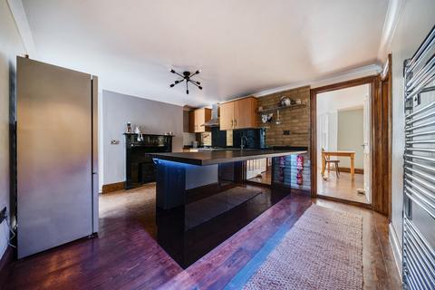 3 bedroom flat to rent, Parkfield Road, New Cross, London, SE14
