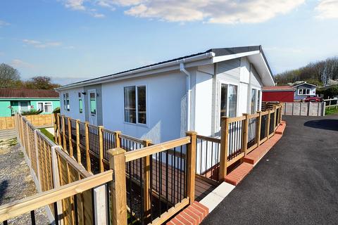 2 bedroom park home for sale, Littleton