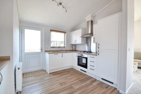 2 bedroom park home for sale, Littleton