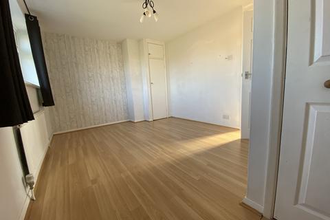2 bedroom terraced house to rent, Laburnum Drive, Chelmsford, CM2