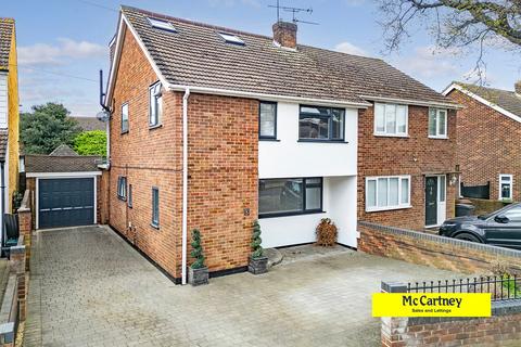 8 Crossways, Chelmsford, CM2 9EP