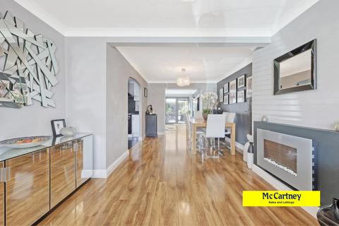 8 Crossways, Chelmsford, CM2 9EP