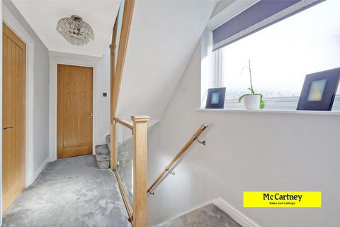8 Crossways, Chelmsford, CM2 9EP