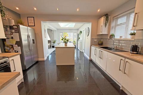 58 Arbury Hall Road, Shirley, Solihull, B90 4PZ