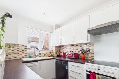 35 The Quantocks, Thatcham, RG19 3SF