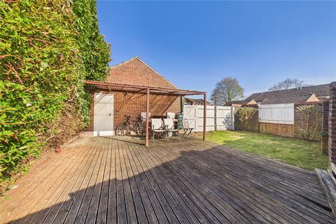 35 The Quantocks, Thatcham, RG19 3SF