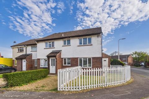 35 The Quantocks, Thatcham, RG19 3SF
