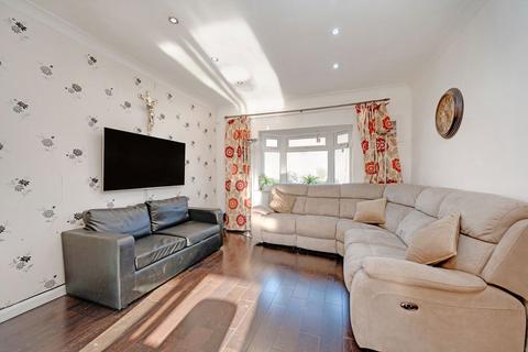 4 bedroom semi-detached house for sale, Carlisle Avenue, London W3