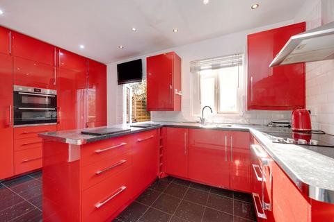 4 bedroom semi-detached house for sale, Carlisle Avenue, London W3