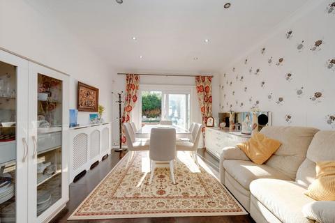 4 bedroom semi-detached house for sale, Carlisle Avenue, London W3