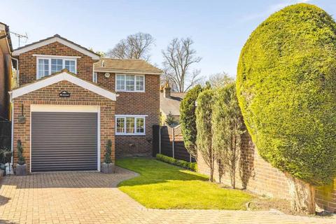 3 bedroom detached house for sale, The Myrke, Datchet SL3