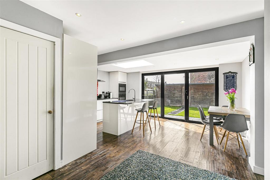 Kitchen and dining .JPG