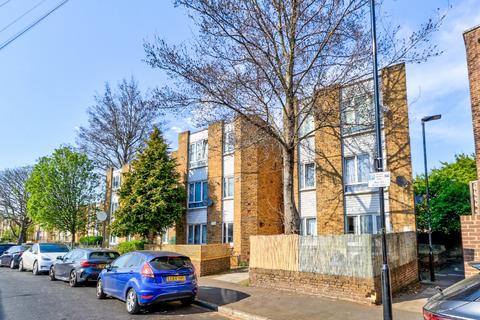 2 bedroom apartment to rent, King Street, Plaistow