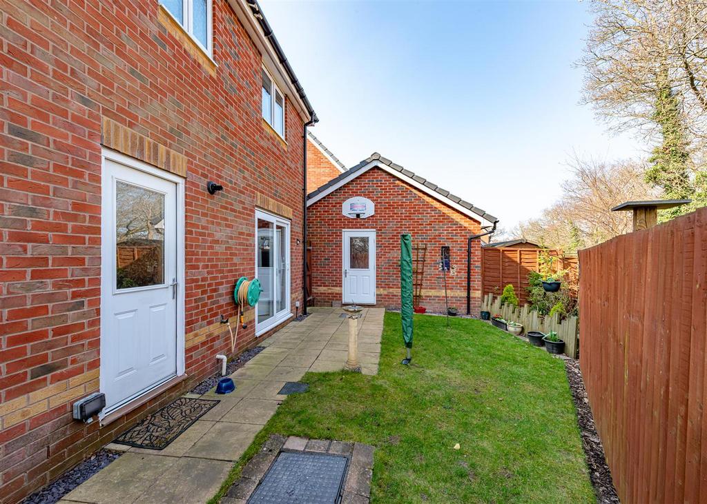 8 Oaklands-External.jpg