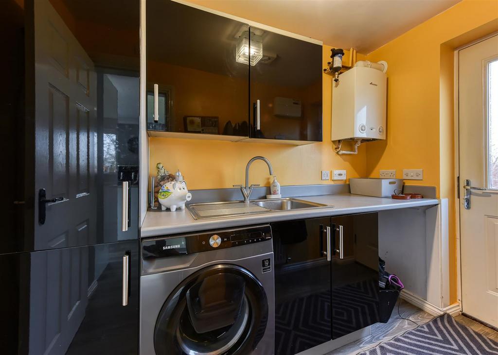 8 Oaklands-Utility.jpg