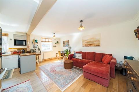 Flat 6, 2 Horatio Street, London, E2 7SB