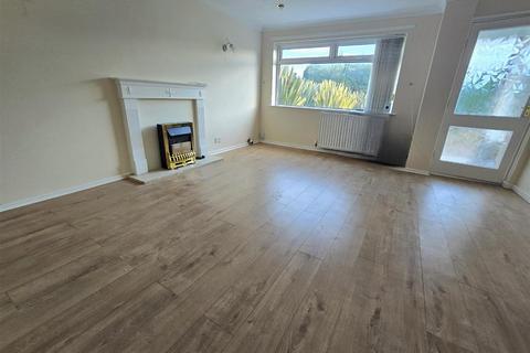 4 bedroom detached bungalow to rent, Mount Leven Road, Yarm