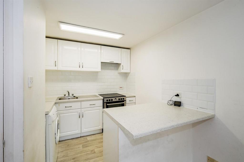 50 Thurlow Close-8 web.jpg