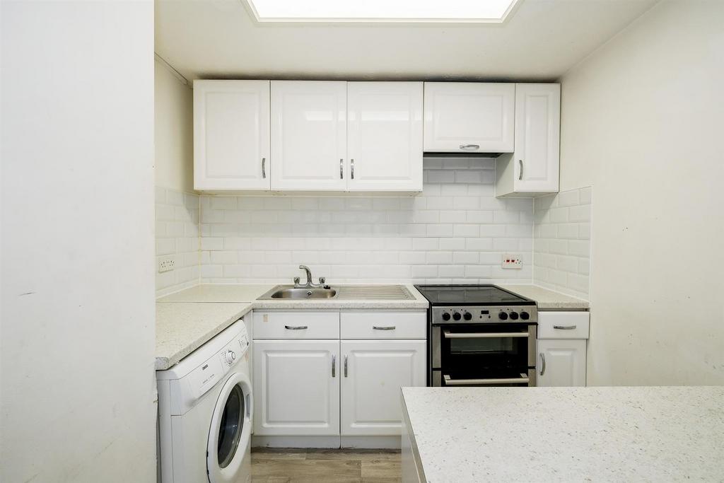 50 Thurlow Close-9 web.jpg