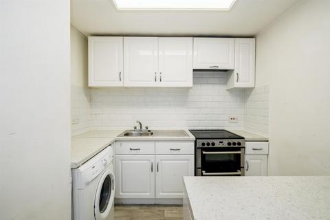 50 Thurlow Close, London, E4 9XE