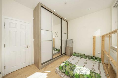 3 bedroom flat for sale, Park Road, London NW4