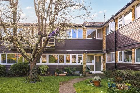 15 Park Gate, London, N2 8DJ