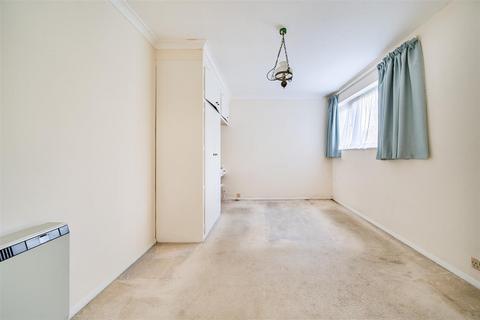 15 Park Gate, London, N2 8DJ