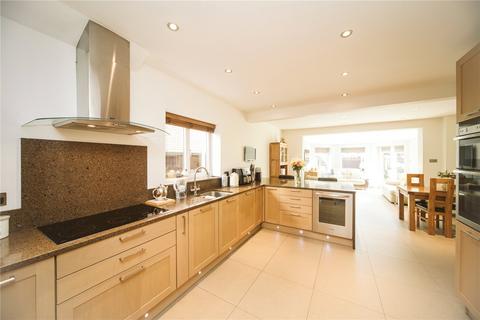 3 Avenham Close, Banks, Southport, PR9 8FG