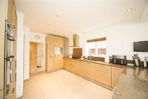 3 Avenham Close, Banks, Southport, PR9 8FG
