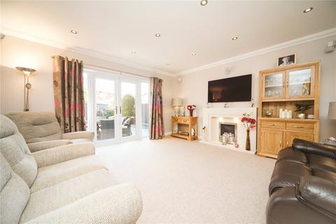 3 Avenham Close, Banks, Southport, PR9 8FG