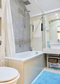 2 bedroom flat to rent, HAMILTON ROAD, LONDON, NW11