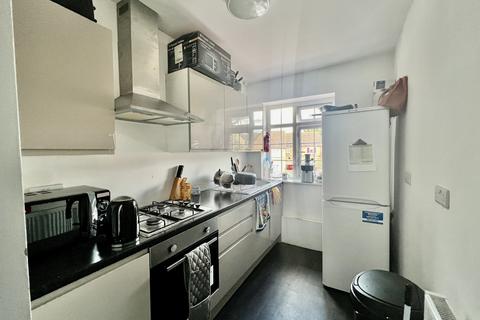 6 bedroom house share to rent, Booth Road, London, NW9