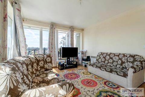 2 bedroom flat for sale, Hermitage Close, London