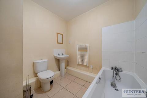 2 bedroom flat for sale, Hermitage Close, London