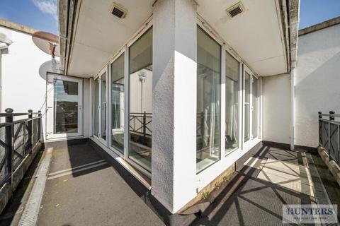 2 bedroom flat for sale, Hermitage Close, London