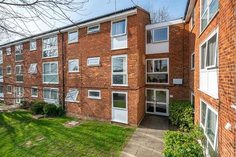 Chenies Court, Hemel Hempstead