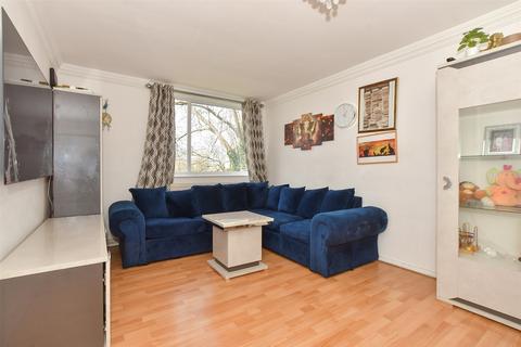 2 bedroom duplex for sale, Copford Close, Woodford Green IG8