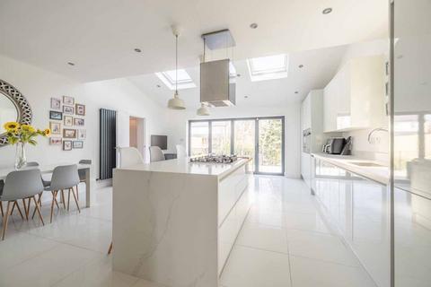 3 bedroom detached house for sale, Stomp Road, Burnham SL1